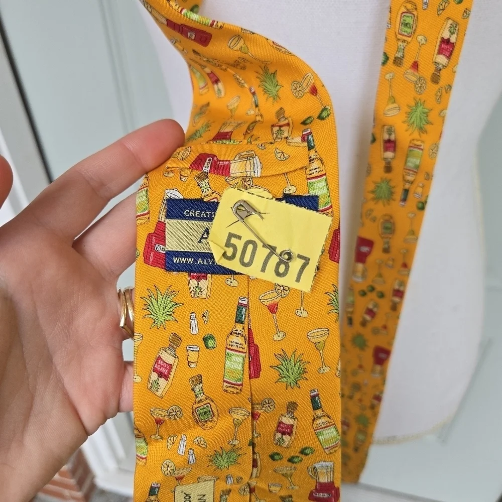 Alynn Tequila Print Tie
